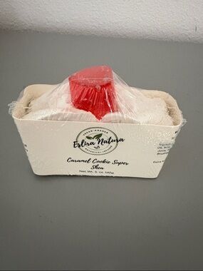 Caramel Cookie Super Shea Body Bar - Cream with Red Accent SZ 5 oz.